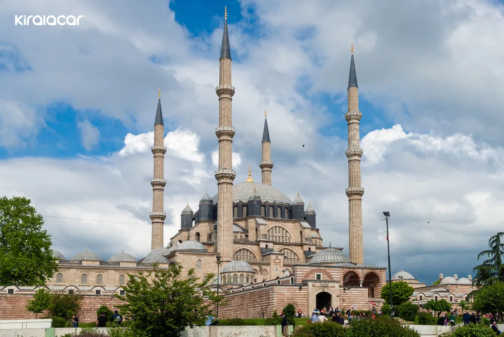 Selimiye Camii: Osmanlı Mimarisi’nin Zirve Noktası